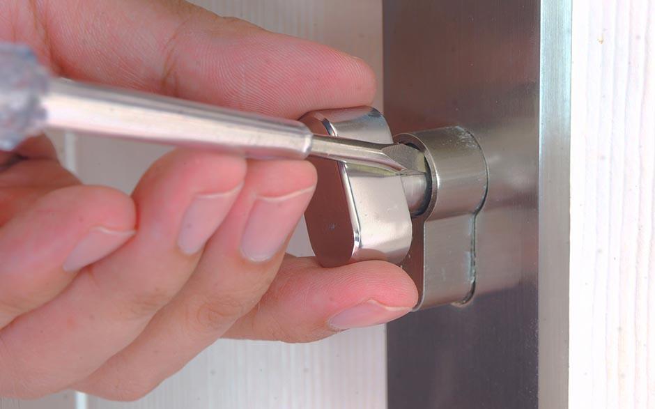 serrurier porte claquée Orly