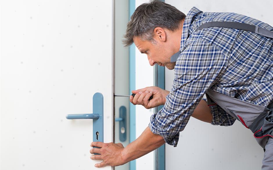 serrurier porte claquée Orly